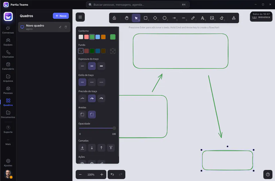 Pizarra de Partiu Teams con formas, flechas y panel de propiedades