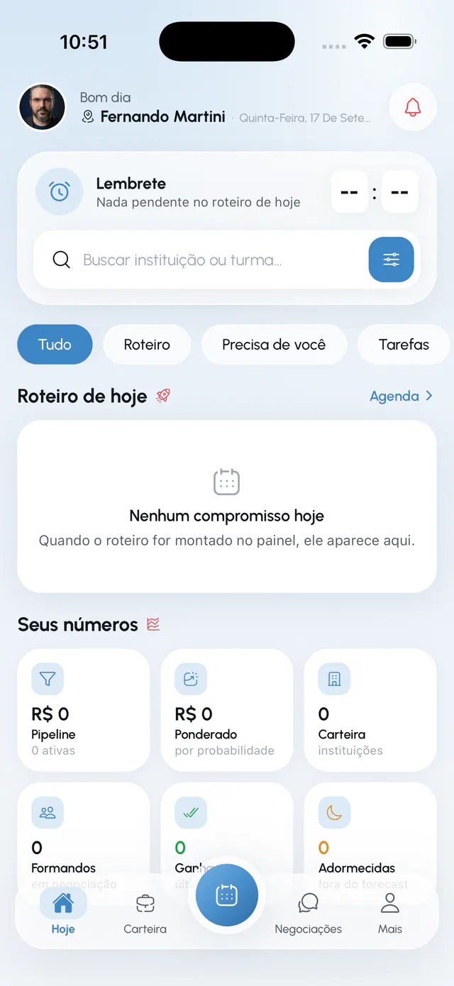 Tela Hoje do Partiu Comercial com lembrete do próximo compromisso, busca de instituição ou turma, roteiro do dia e os números do vendedor: pipeline, ponderado, carteira, formandos, ganhas e adormecidas
